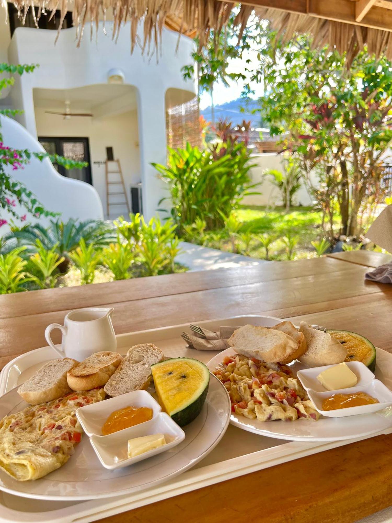 Parrots Boutique Resort سان فيسنتي المظهر الخارجي الصورة